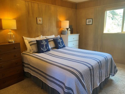 Master Bedroom - Queen Bed